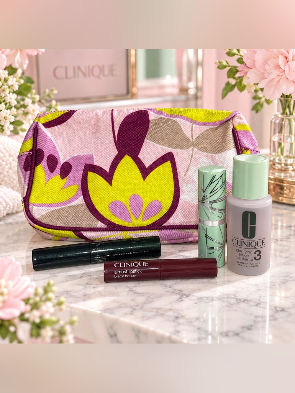 Clinique Beauty Bundle – Black Honey, Berry Pop, Mascara & Clarifying Lotion